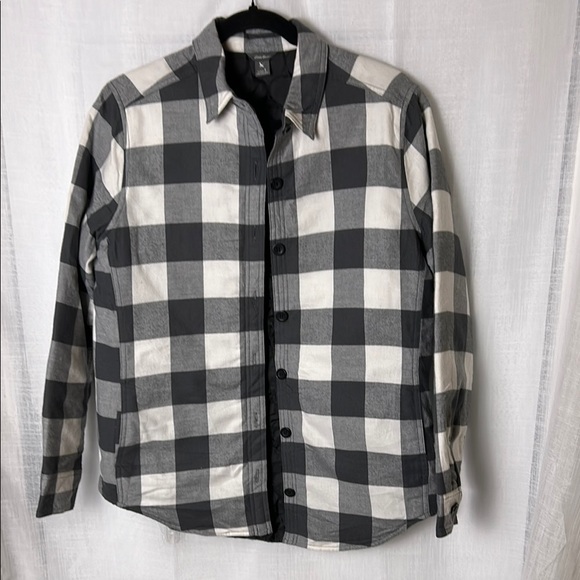 Eddie Bauer Women oversized plaid flannel shacket,jacket.Heavy flannel shirt - Picture 3 of 11